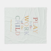 Spelen is het werk van het kind Maria Montessori Fleece Deken (Voorkant (Horizontaal))