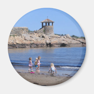 Spelen op het strand in Rockport, MA Magneet