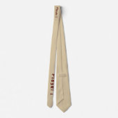 Speler 1 in diep rood op beige stropdas (Achterkant)