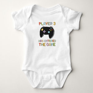 Speler 3 heeft het spel Pregnancy Reveal meegemaak Romper