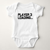 Speler 3 Lading Gamer Mom Zwangerschapsaankondigin Romper (Voorkant)