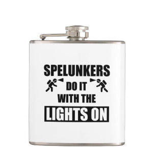 Spelunkers doen het met licht erop heupfles