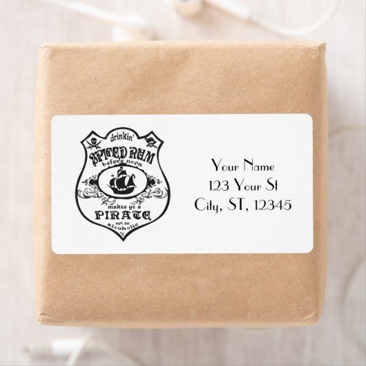 Spiced Rum Pirate Drink Thunder_Cove Etiket (Insitu)