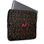 Spicy Red en Green Chili Peppers op zwart Laptop Sleeve (Voorkant Rechts)
