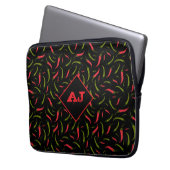 Spicy Red en Green Chili Peppers op zwart Laptop Sleeve (Voorkant Links)