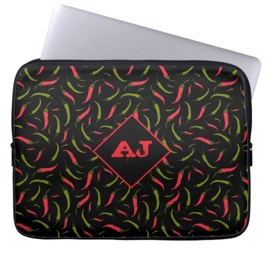 Spicy Red en Green Chili Peppers op zwart Laptop Sleeve (Voorkant)