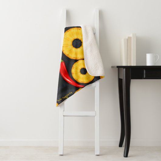 Spicy Slice - Pineapple Empire Design Sherpa Deken (In situ)