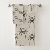 Spider - Bone White en Bat Black Bad Handdoek (Insitu)