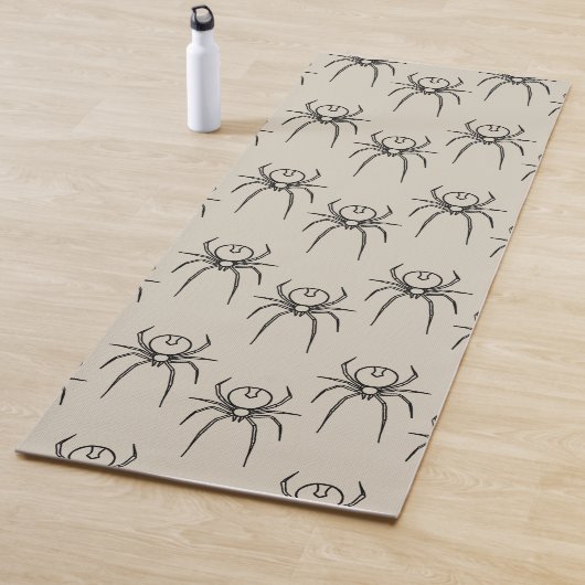 Spider - Bone White en Bat Black Yogamat (In situ)