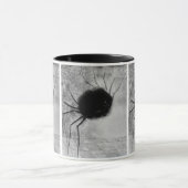 Spider glimlachen door Odilon Redon,  Halloween Mok (Midden)