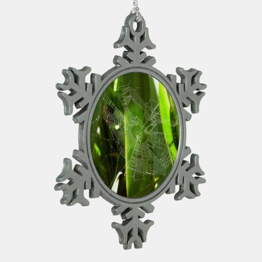 Spiderweb in de Natuur Tropische bladeren Tin Sneeuwvlok Ornament (Links)
