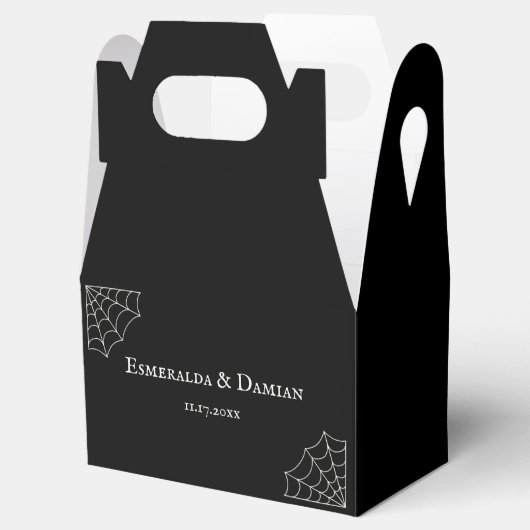 Spiderwebben Black and White Gothic Wedding Bedankdoosjes (Geopend)