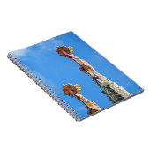 Spiers van La Sagrada Familia in Barcelona, Spanje Notitieboek (Rechterzijde)