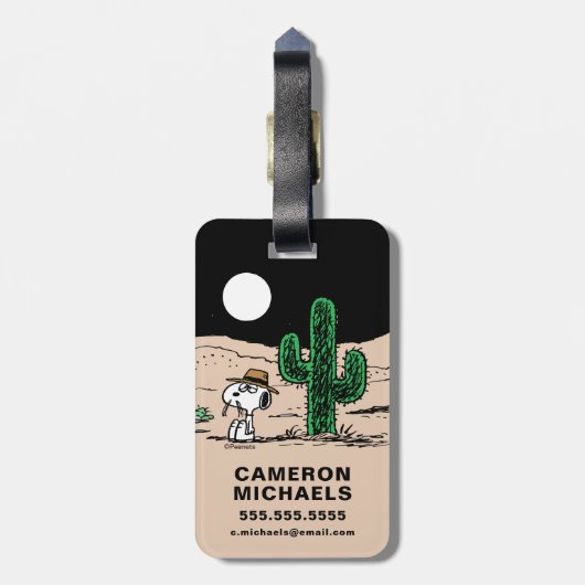 Spike in een Moonlit woestijn Bagagelabel (Achterkant verticaal)