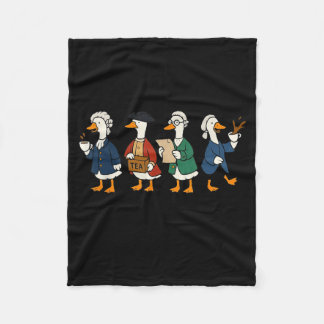 Spilling The Tea Since 1773 Funny Goose Fleece Deken