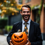 Spin & Jack-o'-lantaarns | Oranje zwart Halloween Stropdas<br><div class="desc">Geweldig cadeau voor jongens voor Halloween vakantie keepsakes. Draag deze leuke en griezelige Halloween stropdassen naar je volgende kostuumfeest of voor trucje of behandeling. Perfect voor de feestdagen. Het nemen van leuke Halloween patronen en het zetten van hen op producten van hoge kwaliteit om die moderne feestelijke aanraking toe te...</div>