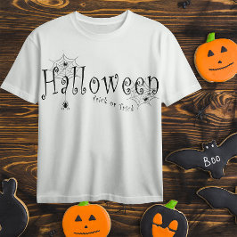 Spinnenwebben en spinnen over Halloween T-shirt
