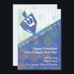 SPINNING DREIDEL Hanukkah Holiday Greeting Kaart<br><div class="desc">Al mijn design zijn 1-VAN-A-SOORT originele stukken van kunstwerk ontworpen door mij! Je kunt ze hier alleen vinden! De meesten worden gecreeerd gebruikend de Illustrator van Adobe of Adobe Photoshop. Andere zijn unieke handgeschilderde objecten in waterverf, gouache en Indische inkten. Alle achtergrondkleuren, lettertypen en tekst kunnen worden aangepast aan uw...</div>