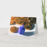 Spinning Dreidel with Gelt (chocolate coins) Feestdagen Kaart<br><div class="desc">Happy Hanukkah (Spinning Dreidel with Gelt (chocolate coins) chanukkah,  Jewish,  religie,  Holiday,  game,  children,  familie,  spiritueel</div>