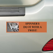 SPINNINGWIEL, SPINNER DOET HET MET EEN TWIST! BUMPERSTICKER (Op auto)