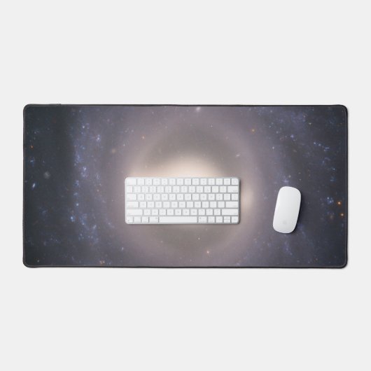 Spiraal Galaxy NGC 1015. Bureaumat (Keyboard & Muis)