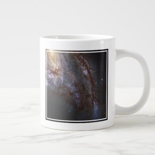 Spiraal Galaxy NGC 3627. Grote Koffiekop (Rechts)
