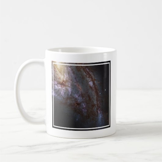 Spiraal Galaxy NGC 3627. Koffiemok (Links)