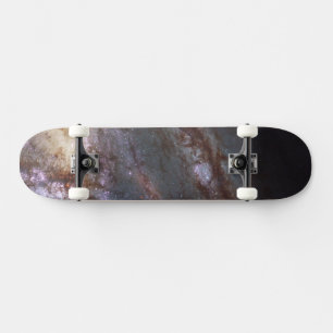 Spiraal Galaxy NGC 3627. Persoonlijk Skateboard