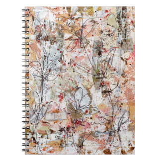 Spiraalnotitieboek met mixed media-kunstwerk. notitieboek