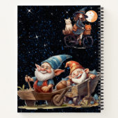 Spiraalschrift Cute Heks en Blij Gnome Notitieboek (Achterkant)