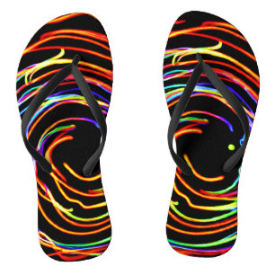 Spiraalvormige lichten gloeien teenslippers