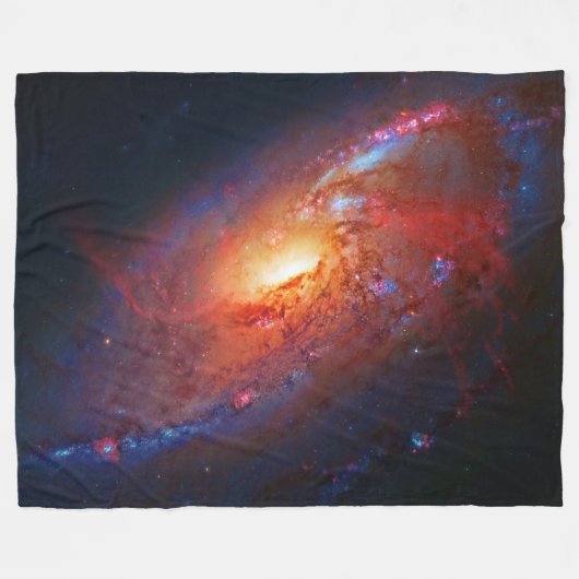 Spiral Galaxy M106 in Canes Venatici Fleece Deken (Voorkant (Horizontaal))
