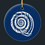 Spiral Seashell Block Print, Cobalt Blue en White Keramisch Ornament<br><div class="desc">Versieming in een blokdrukpatroon, dat op een spiraalklem wordt gebaseerd, in wit op een kobaltblauwe achtergrond</div>