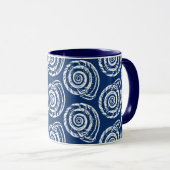 Spiral Seashell Block Print, Cobalt Blue en White Mok (Voorkant rechts)