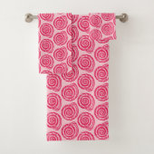 Spiral Seashell Block Print, Coral Pink & Fuchsia Bad Handdoek (Insitu)