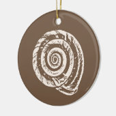 Spiral Seashell Block Print, Taupe Tan en Cream Keramisch Ornament (Links)