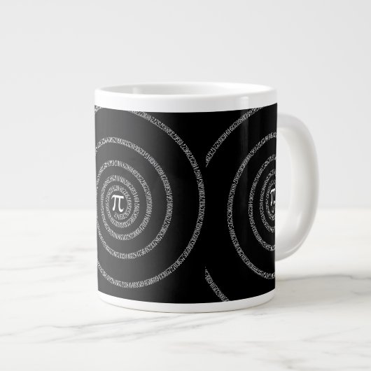 Spiral voor Pi Typografie op zwart Grote Koffiekop (Voorkant rechts)