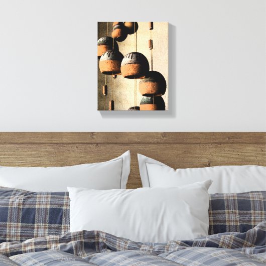 Spiraled Clay Wind Chimes still Life Canvas Afdruk (Insitu (Slaapkamer))