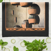 Spiraled Clay Wind Chimes still Life Theedoek (Gevouwen)