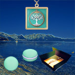 Spirituele levensboom centrum van kosmos koraal bl goud vergulden ketting<br><div class="desc">Boom van het Leven is de bron van een kracht die alle levens verbindt. Het vertegenwoordigt ook de cyclus van leven en dood. Analoog betekent het dat alle levens in kosmos/universum verbonden zijn met elkaar en een spirituele manier van leven zijn. De afbeelding toont de boom van het leven zoals...</div>