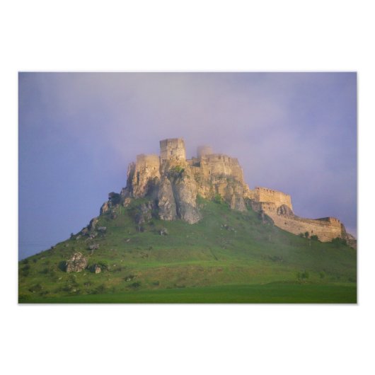 Spissky hrad in de mist, Slowakije Foto Afdruk (Voorkant)
