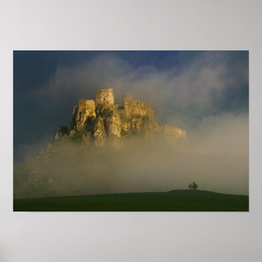 Spissky hrad in mist, Slowakije 2 Poster (Voorkant)