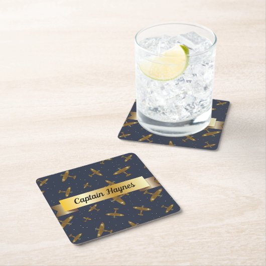 Spitfire vliegtuigen op de Navy Blue Gold Scroll Kartonnen Onderzetters (Insitu)