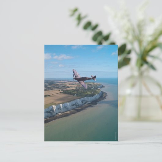 Spitvuur over de Engelse kust. Briefkaart (Staand voorkant)