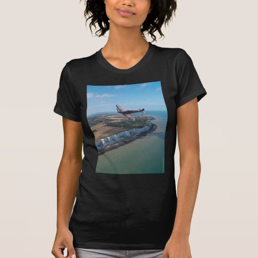 Spitvuur over de Engelse kust. T-shirt (Voorkant)