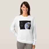 Spitzer die kort na de lancering de Aarde vertrekt T-shirt (Voorkant volledig)