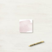 Splash of Blush | Monogram moderne roze Waterverf Post-it® Notes (Op bureau)