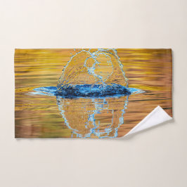 Splash op een herfst avond bad handdoek