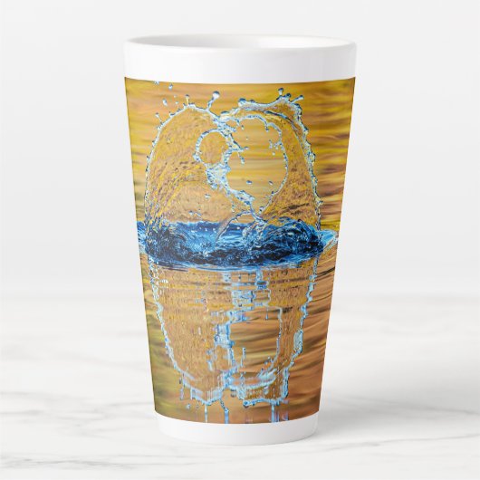 Splash op een herfst avond latte mok (Voorkant)