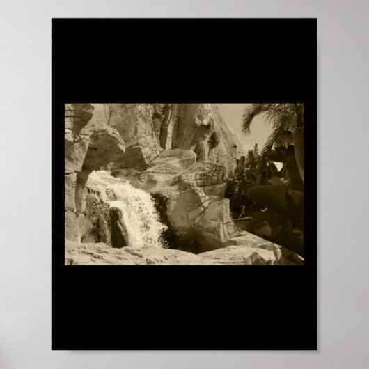 Splash Water Feature Benidorm Tint Sticker Poster (Voorkant)